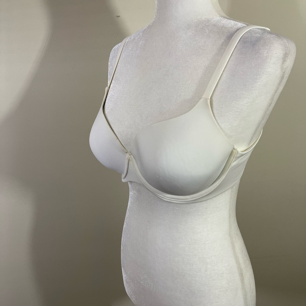 Ambrielle sz 36C bra in off white tee shirt friendly - Picture 2 of 8